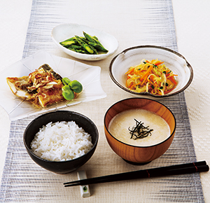 薄味でだしを味わう魚の定食